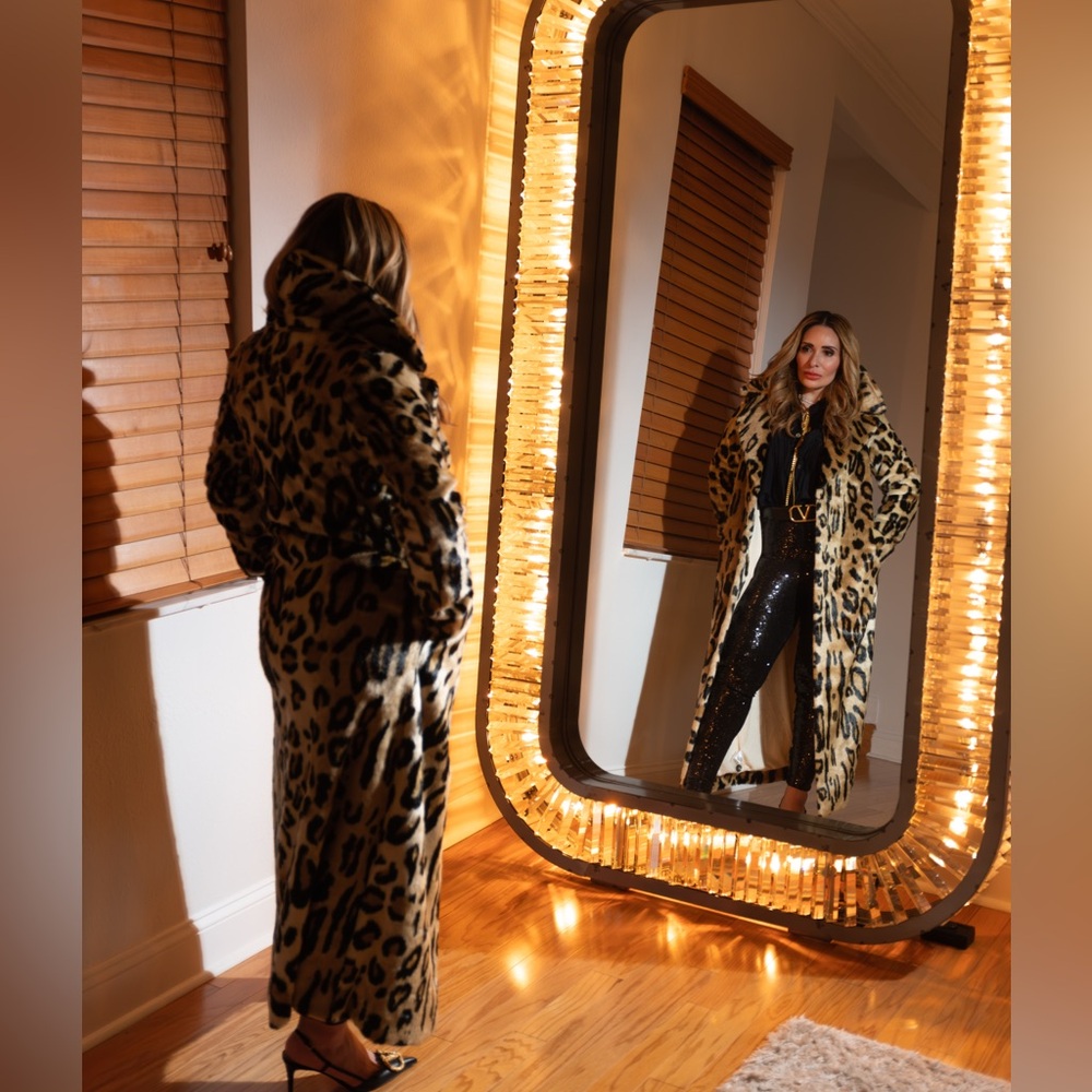 Show Me Your MuMu Miss Cindy Faux Fur Coat XS - Picture 3 of 9